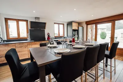 Cuisine ou kitchenette dans l'établissement La maison du Xetté