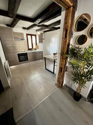 Cuisine ou kitchenette dans l'établissement Appartement de charme alsacien, centre historique