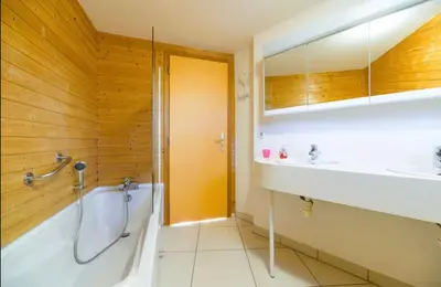 Salle de bains dans l'établissement Gîte du Kiwi