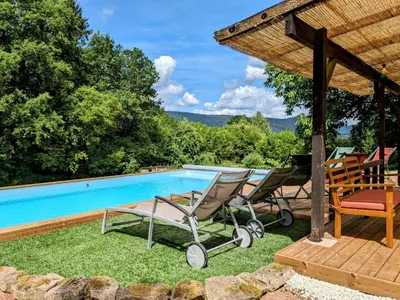 Piscine de l'établissement Gîtes Le Verger ou située à proximité
