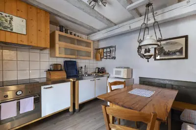 Cuisine ou kitchenette dans l'établissement Maison en duplex