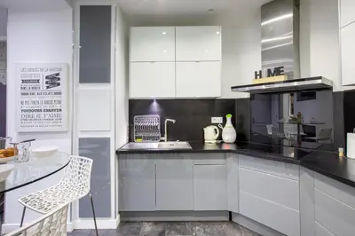 Cuisine ou kitchenette dans l'établissement Pyramide