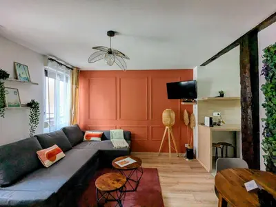 Télévision ou salle de divertissement dans l'établissement Le Petit Bali