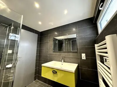 Salle de bains dans l'établissement APT. PRIVÉ «Le skieur» / Accès Ski / Cosy & équipé