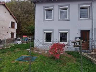 Jardin de l'établissement Appartement moderne et lumineux, proche de Saint-Dié-des-Vosges - 5 pers., WiFi, parking, terrasse - FR-1-589-434