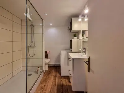 Salle de bains dans l'établissement Travel Homes - NewGate 1, elegant, heart of Colmar