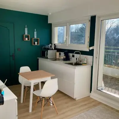 Appartement avec terrasse et parking gratuit accolé