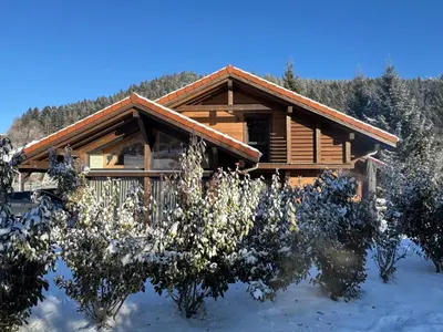L'établissement Chalet Mana, tout confort avec spa et sauna en hiver
