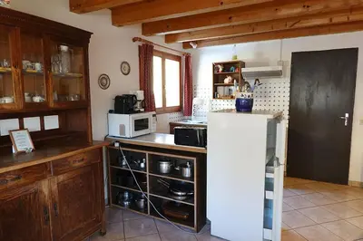 Cuisine ou kitchenette dans l'établissement Appartement dans vielle ferme au coeur des Vosges