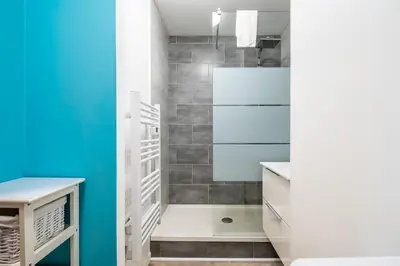 Salle de bains dans l'établissement Le 17-GregIMMO-Appart'Hôtel