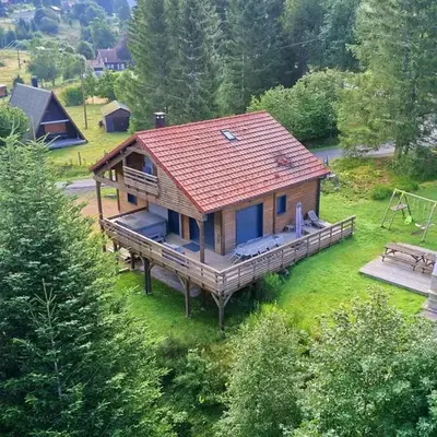 Chalet familial confortable avec spa