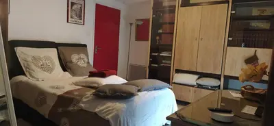 Coin salon dans l'établissement GITE DE CHARME PLEINE NATURE