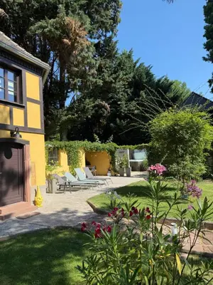 Jardin de l'établissement Le Parc du Séquoia & SPA proche Colmar et Riquewihr