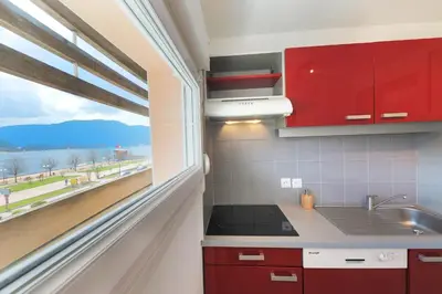 Cuisine ou kitchenette dans l'établissement Le Panoramic - Vue exceptionnelle