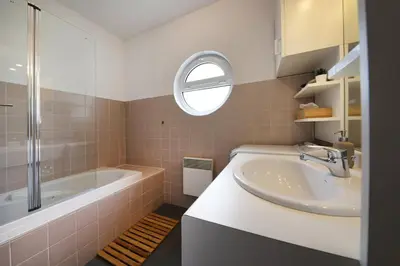 Salle de bains dans l'établissement Le Panoramic - Vue exceptionnelle